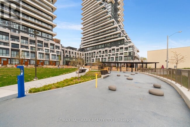property at 10-1710 Inn On The Pk Dr