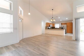 719 Stanton Dr in Weston, FL - Building Photo - Building Photo