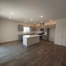 9264 Farmstead Cir in Roseville, CA - Building Photo - Building Photo