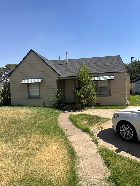 2503 24th St in Lubbock, TX - Building Photo