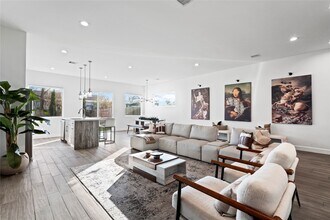 6819 Rocinante Ln in Houston, TX - Building Photo - Building Photo