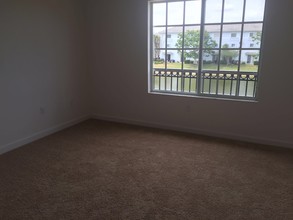 3435 NW 13th St in Lauderhill, FL - Foto de edificio - Building Photo