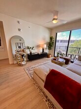 2500 NE 181st St, Unit A2 in Miami, FL - Building Photo - Building Photo