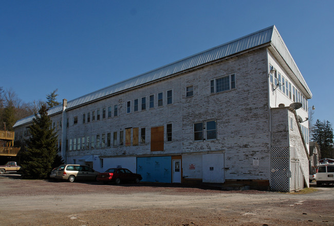 360-364 S State St in Millville, PA - Foto de edificio - Building Photo