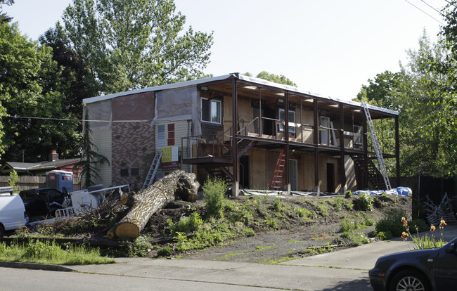 Dawg Terrace in Portland, OR - Foto de edificio - Building Photo