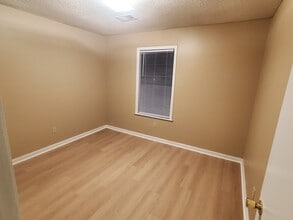 2284 Hometown Dr in Memphis, TN - Building Photo - Building Photo