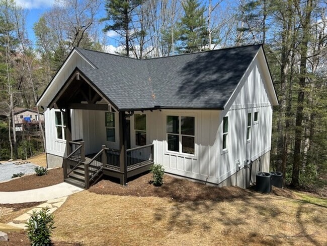 203 Fletcher View Dr in Fletcher, NC - Building Photo - Building Photo