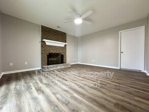 5652 Glen View Dr in Virginia Beach, VA - Building Photo - Building Photo