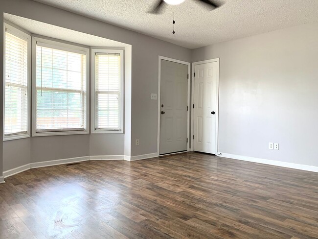 1013 Mile High Dr in Clarksville, TN - Building Photo - Building Photo