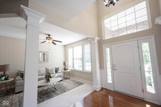 13086 Avon Cross Way in Fishers, IN - Building Photo - Building Photo