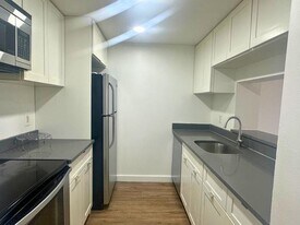 1 2nd St in Jersey City, NJ - Building Photo