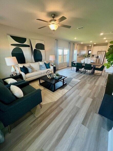 4104 Zoe Ln in Farmersville, TX - Building Photo