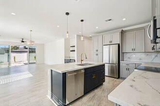 910 E Roma Ave in Phoenix, AZ - Building Photo - Building Photo