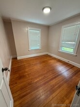 593 Plank Rd in Waterbury, CT - Building Photo - Building Photo