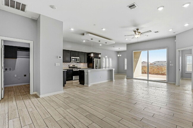 13110 Emerald Isle St in El Paso, TX - Building Photo - Building Photo