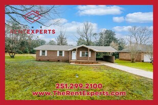 7979 Domain St in Mobile, AL - Building Photo