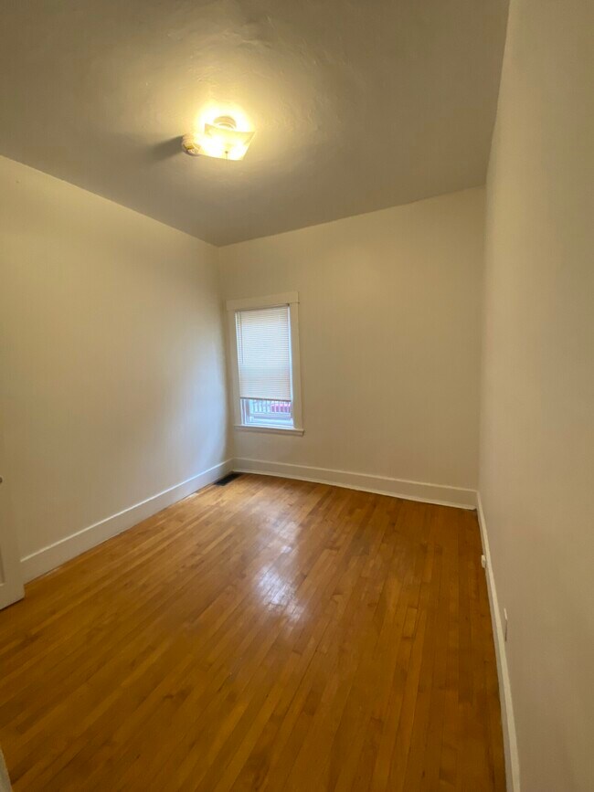 153 5th St, Unit 1B in Cambridge, MA - Building Photo - Building Photo