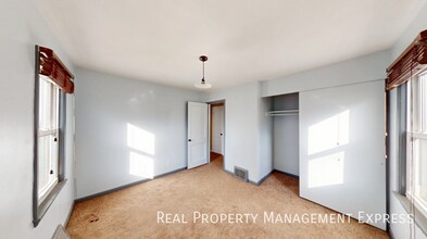 2 Bedroom 1 Bathroom Home in Sioux Falls, SD - Foto de edificio - Building Photo