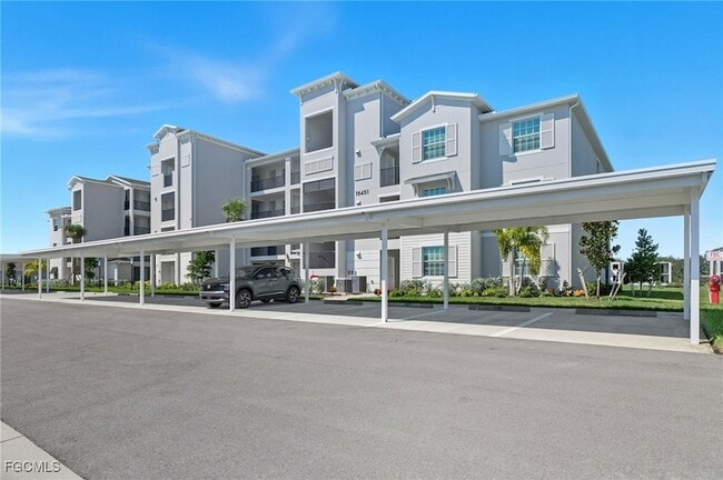 18451 Copperhead Dr, Unit 526 in Lehigh Acres, FL - Building Photo - Building Photo