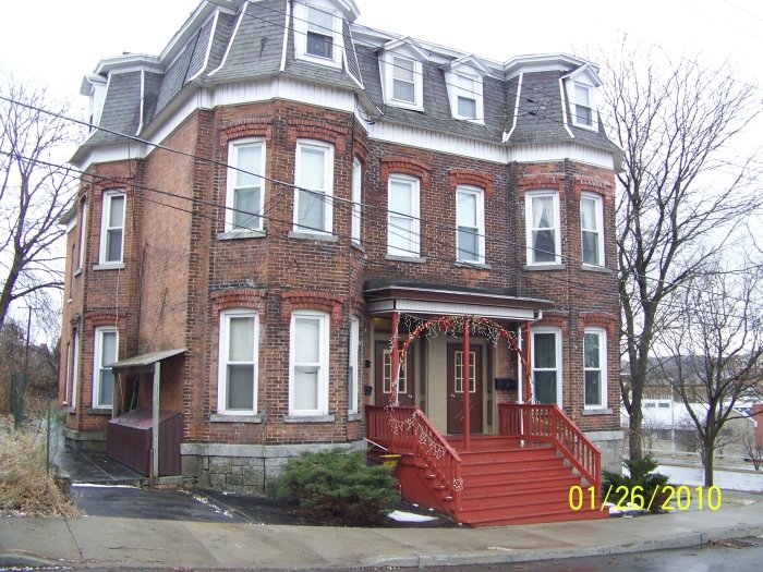 9 William St in Amsterdam, NY - Foto de edificio