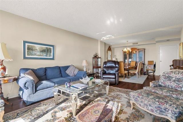 5200 Keller Springs Rd in Dallas, TX - Foto de edificio - Building Photo