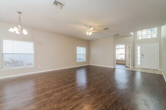 4316 Creeks Run Blvd in Kissimmee, FL - Building Photo - Building Photo