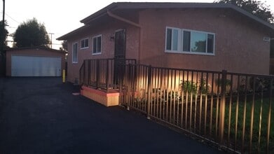 8603 Tilden Ave in Panorama City, CA - Foto de edificio - Building Photo
