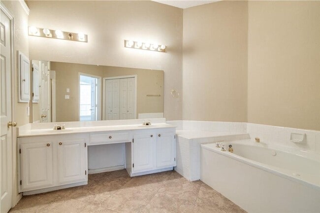 11017 Knoxville Ln in Frisco, TX - Foto de edificio - Building Photo