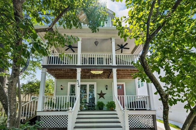 property at 524 Broyles St SE