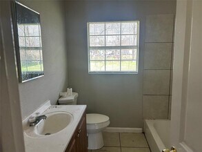 8910 Strathmore Dr in Houston, TX - Building Photo - Building Photo
