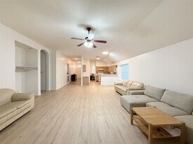 13810 Audra Ln in Houston, TX - Building Photo