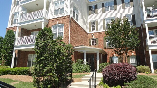 14327 San Paolo Ln in Charlotte, NC - Foto de edificio - Building Photo