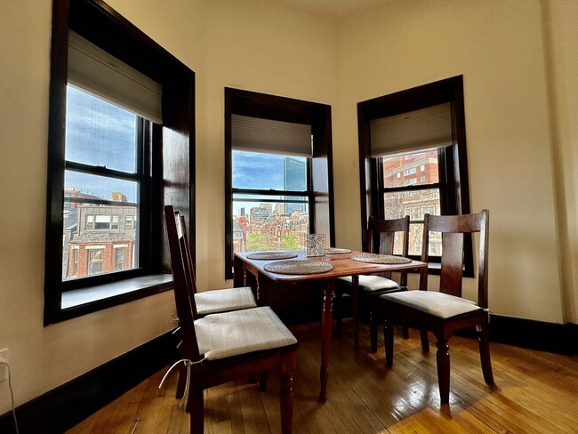34 Gloucester St, Unit 36-4 in Boston, MA - Building Photo - Building Photo