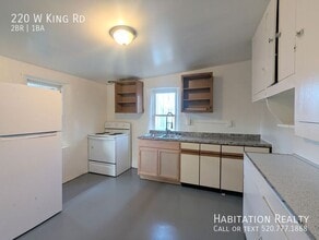 220 W King Rd in Tucson, AZ - Foto de edificio - Building Photo