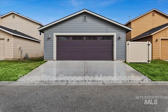 property at 1121 W Pebblestone St