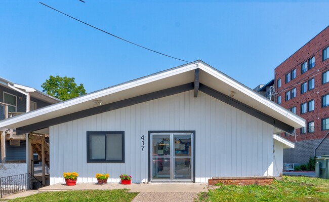 417 10th Ave in Coralville, IA - Building Photo - Building Photo