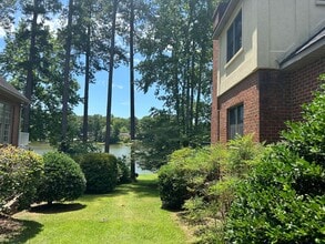 110 Wimbledon Ct in Greenwood, SC - Building Photo - Building Photo