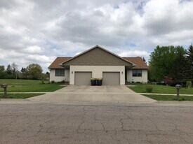 1107 Hansen St in Tomah, WI - Building Photo