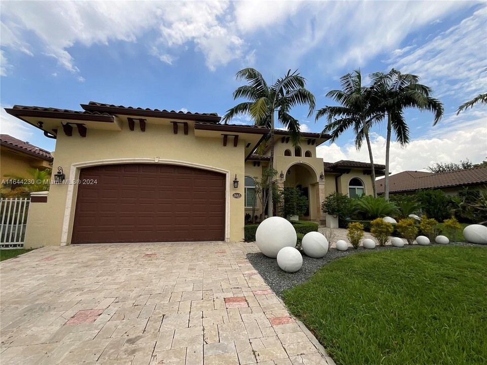 2665 NW 100th Ave in Doral, FL - Building Photo