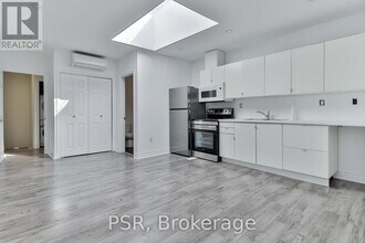 1364 St Clair Ave W in Toronto, ON - Building Photo - Building Photo