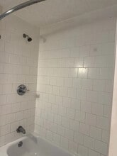 2 Wachusett St, Unit 4B in Lowell, MA - Building Photo - Building Photo