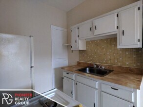 2234 W Wilson Ave, Unit 211 in Chicago, IL - Foto de edificio - Building Photo