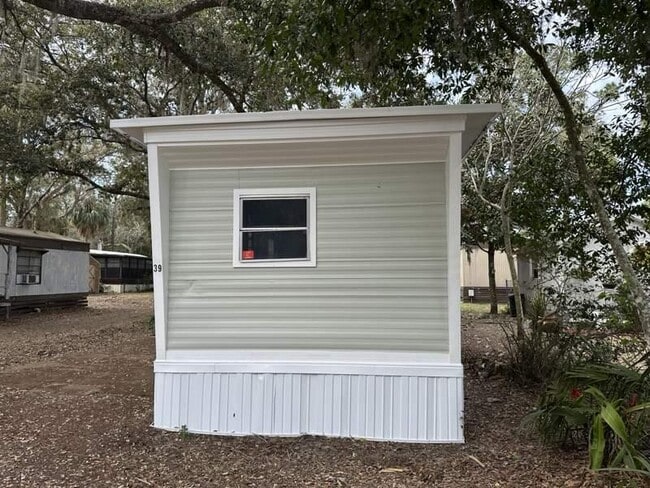 property at 130 S Suncoast Blvd