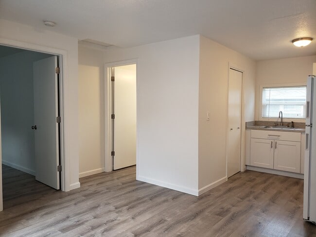 3224 SE Rockwood St, Unit 3224