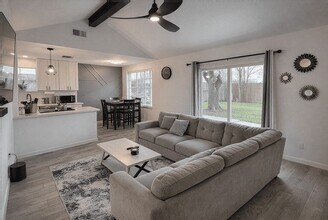 10907 Sageriver Dr in Houston, TX - Building Photo - Building Photo