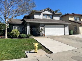 440 Gianelli St in Tracy, CA - Building Photo