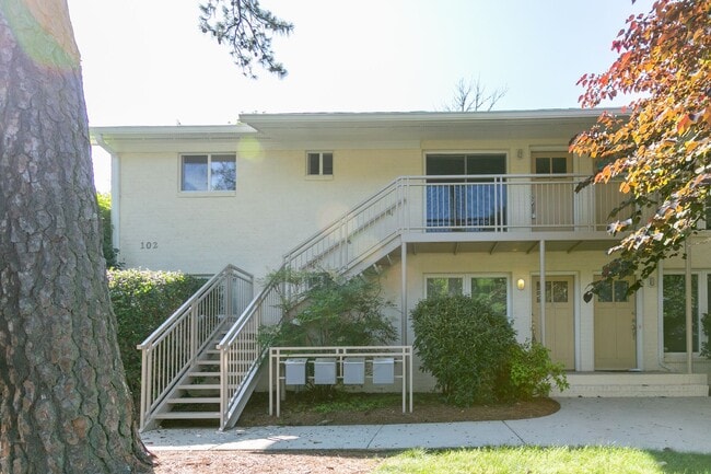 102 Todd St in Carrboro, NC - Building Photo - Building Photo