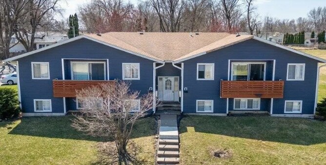 2751 W 72nd St in Davenport, IA - Building Photo