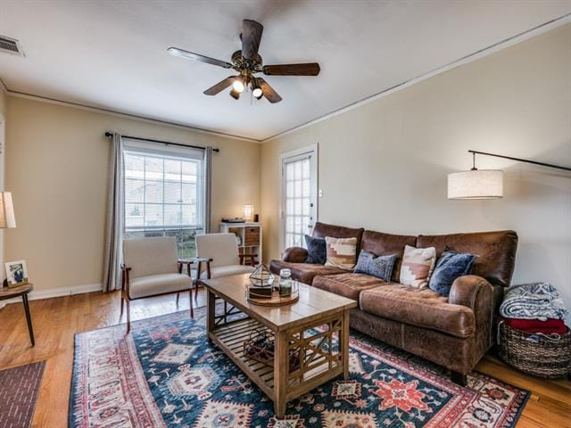 property at 5832 Goodwin Ave