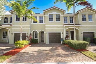 1457 SE 26th Ave in Homestead, FL - Building Photo - Building Photo